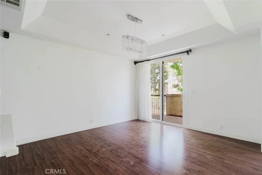5333 Zelzah Avenue #203 photo 3
