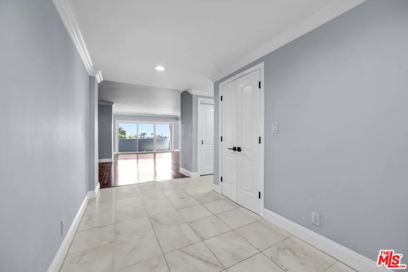 7560 Hollywood Boulevard #303 photo 7