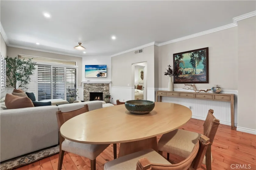 366 Villa Point photo 18
