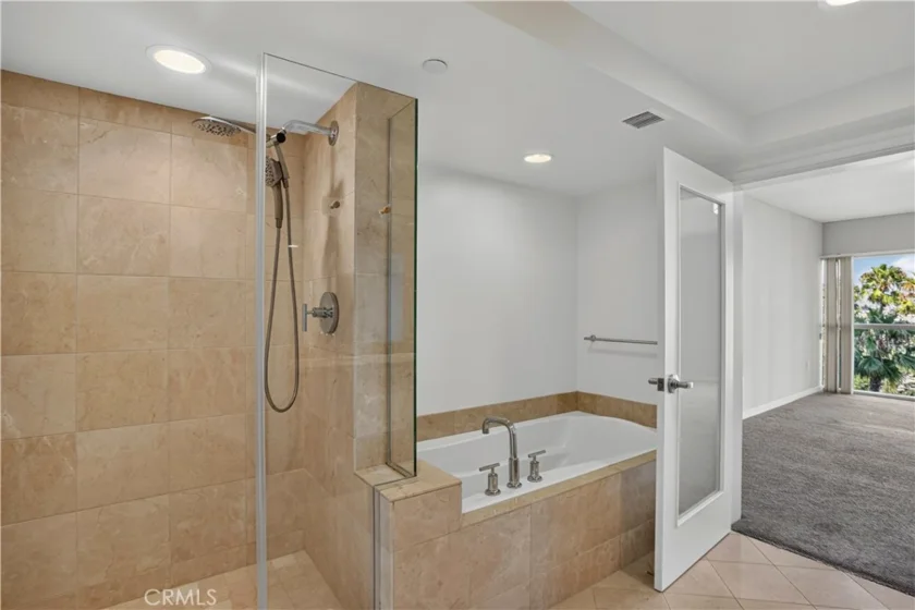 13650 Marina Pointe Drive #609 photo 30