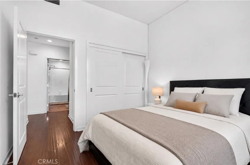 21 Gramercy #218 photo 24