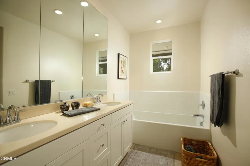 281 N Mar Vista #14 photo 4