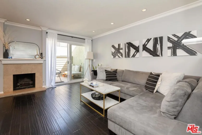 11744 Moorpark Street #O photo 1