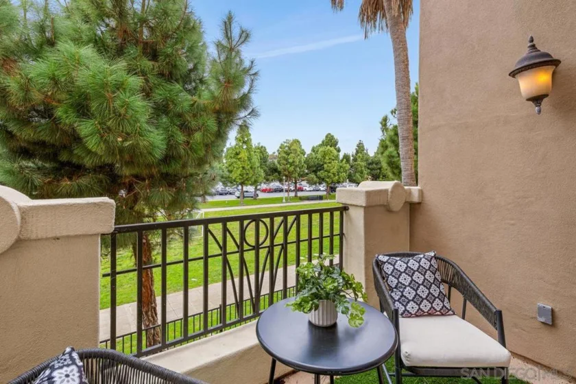 2842 Farragut Road ##131 photo 1