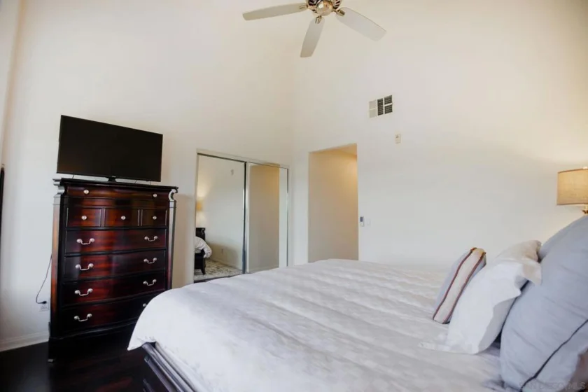 810 Harbor Cliff Way #230 photo 20
