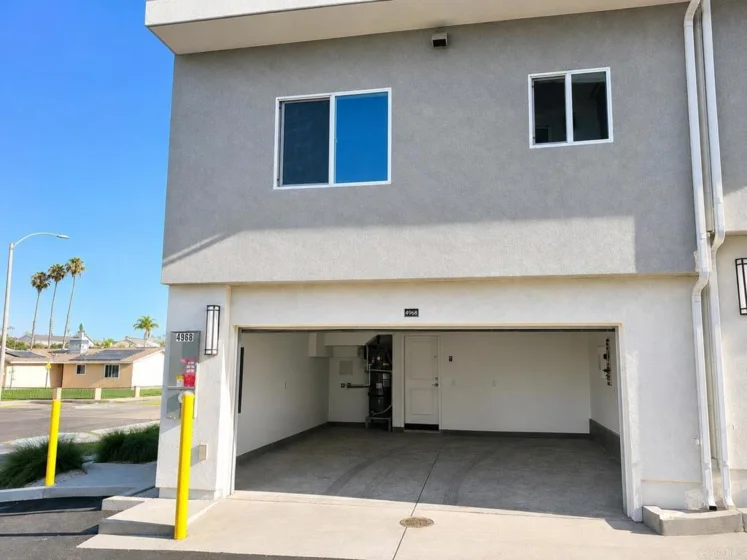 4968 Ocean View Boulevard photo 26