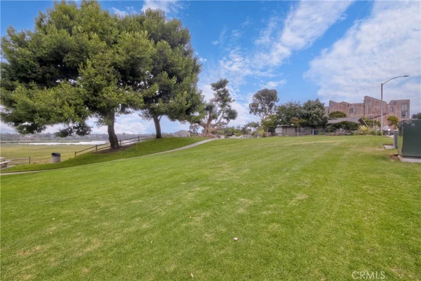 543 Laguna Drive photo 40