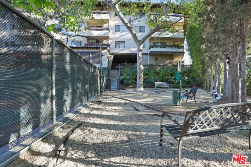 2700 Cahuenga Boulevard #2217 photo 8