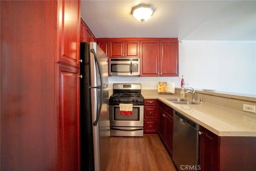 5510 Owensmouth Avenue #209 photo 4