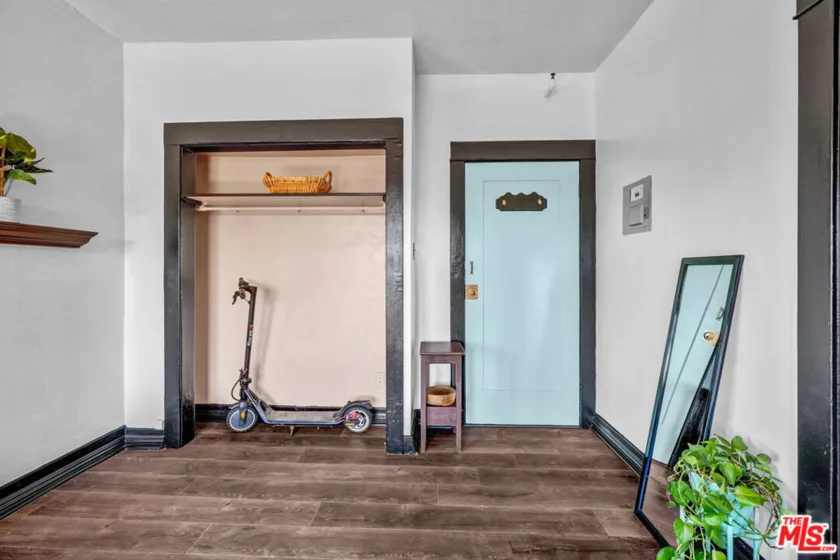 325 W 3rd Street #410 photo 25