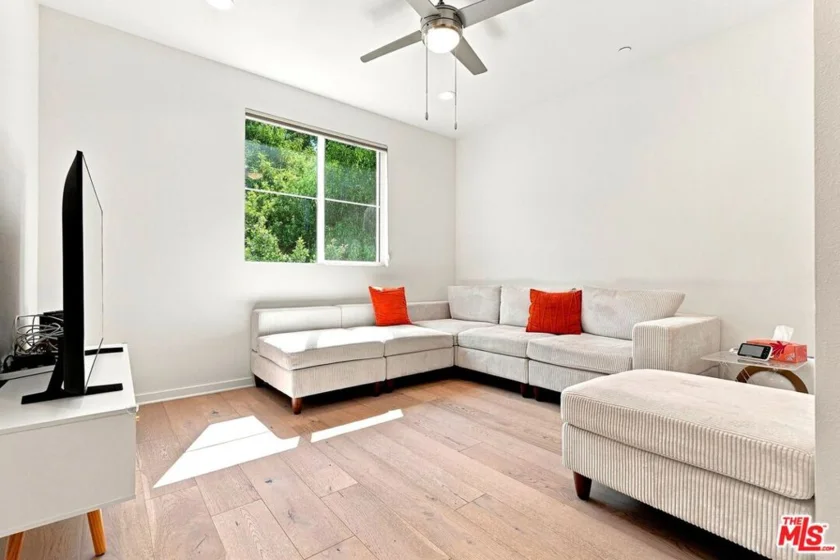 4240 Laurel Canyon Boulevard #305 photo 21