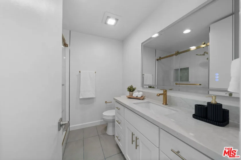 4477 Wilshire Boulevard #308 photo 25