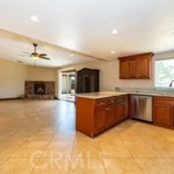 25189 Monroe Avenue photo 3