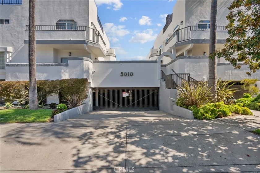 5010 Cahuenga Boulevard #107 photo 1