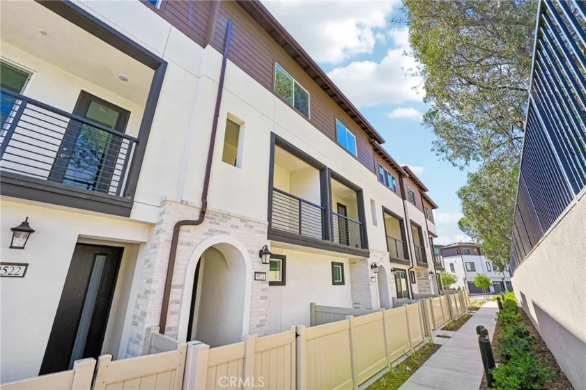 9524 Hannah Way photo 5