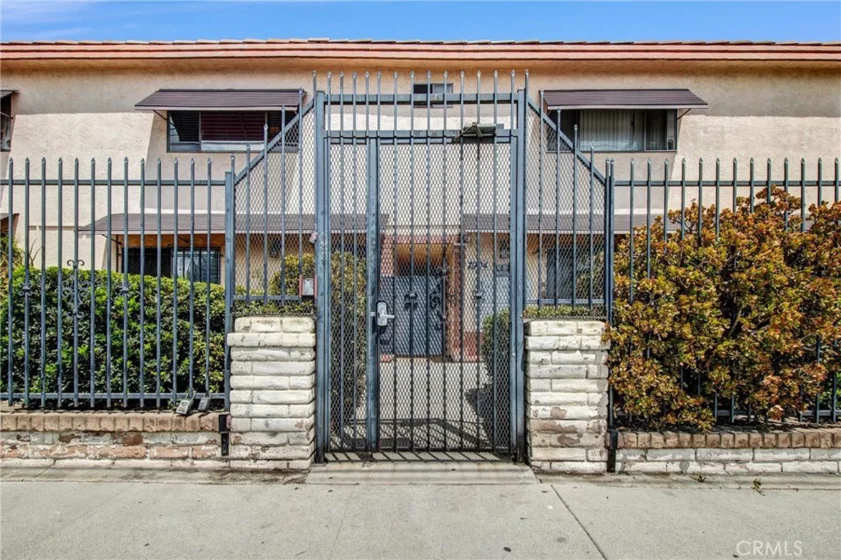 7904 Laurel Canyon #12 photo 22