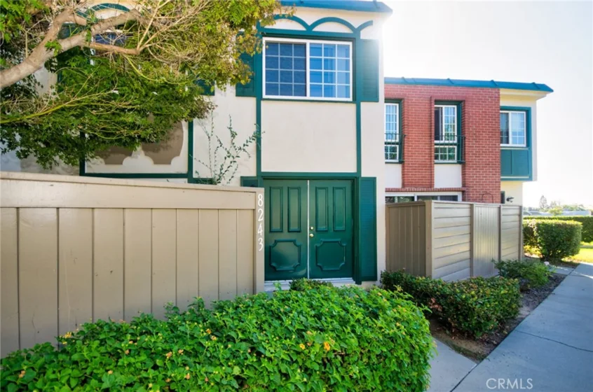 8243 Henderson photo 1