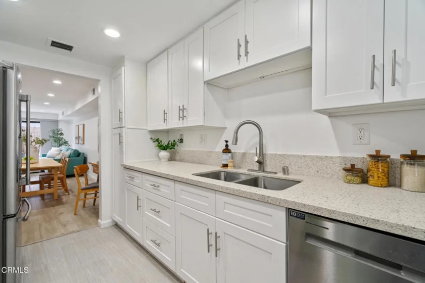 544 E Magnolia #D photo 9