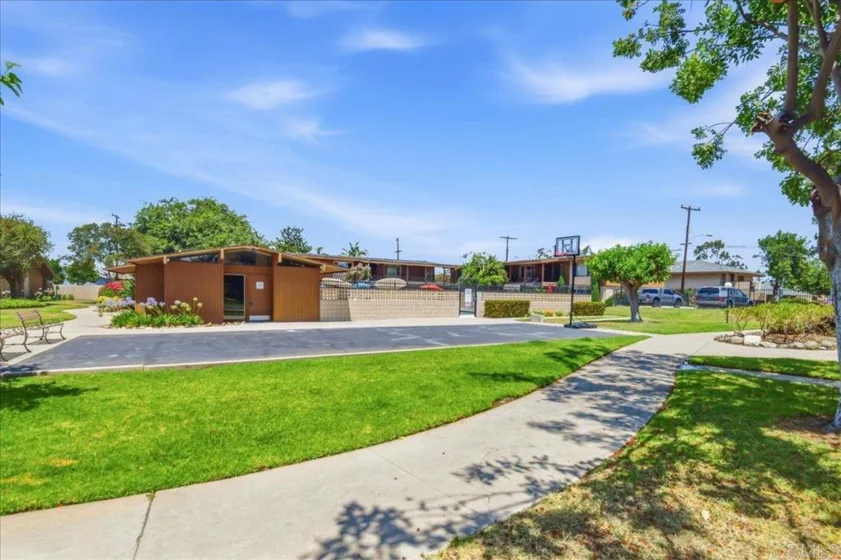 559 Oakdale Lane #C photo 32