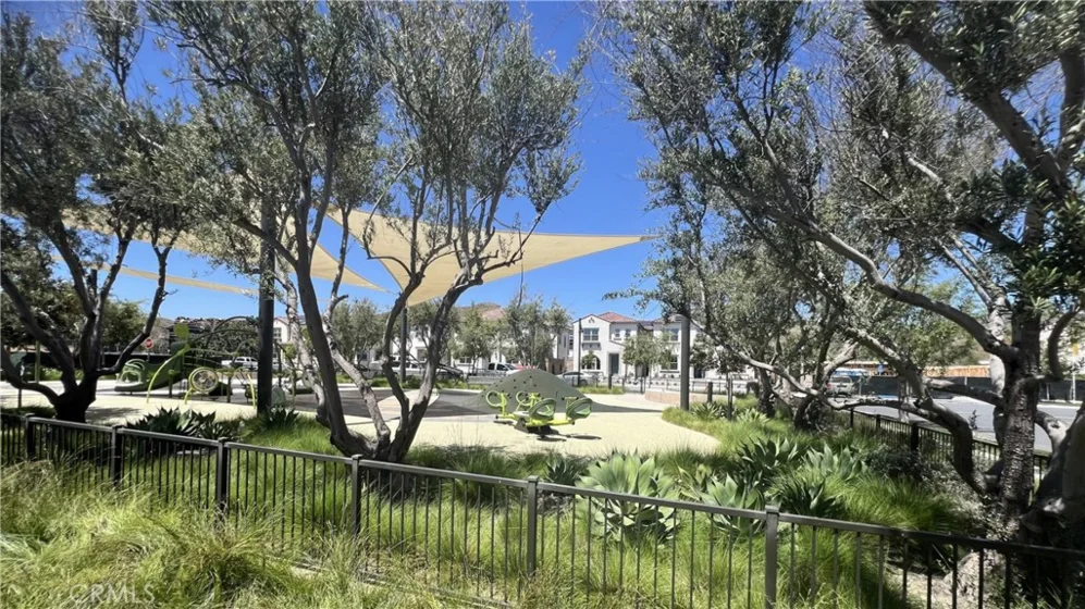 110 Sunnyside photo 31
