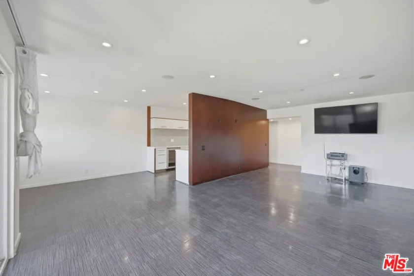 1121 N Olive Drive #302 photo 12