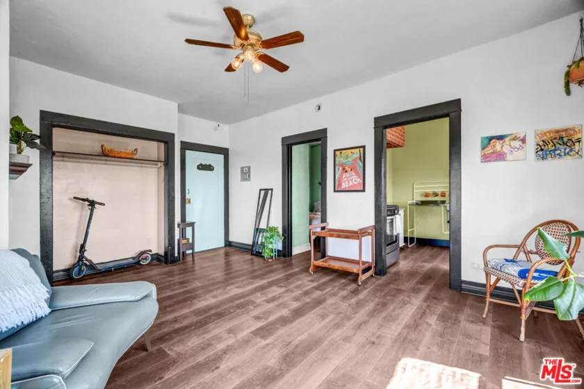 325 W 3rd Street #410 photo 24