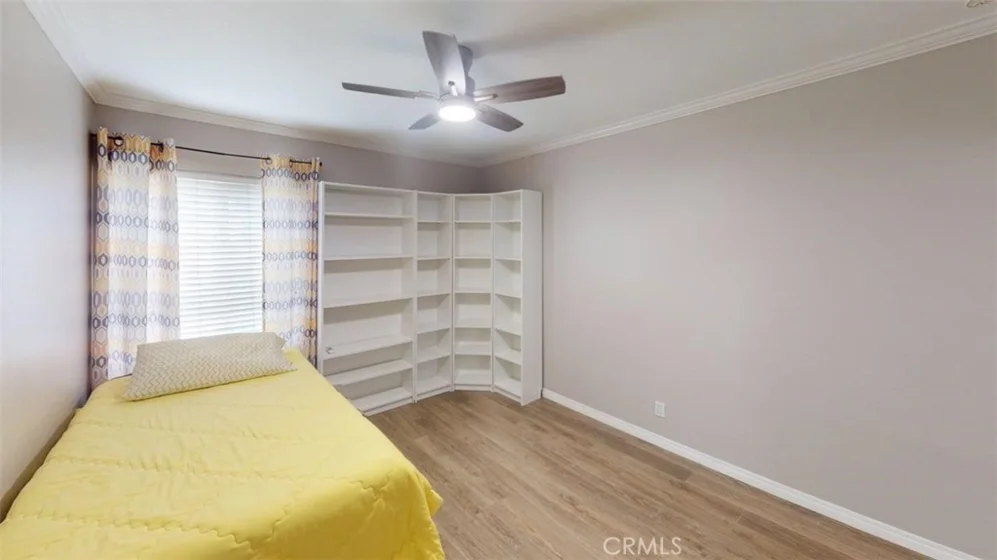 11043 Sherman Way photo 6