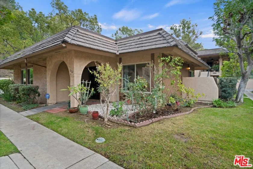 1024 Las Lomas Drive #A photo 1