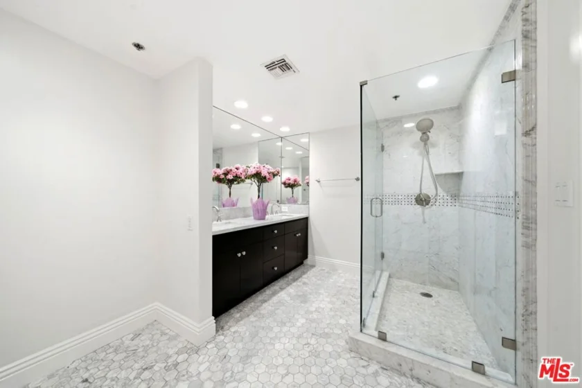 10660 Wilshire Boulevard #805 photo 49
