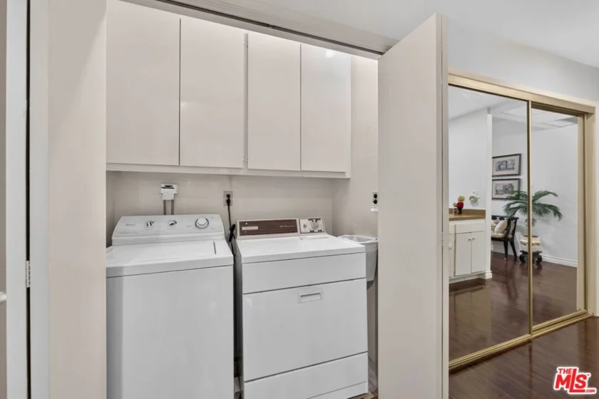 1944 Glendon Avenue #110 photo 11