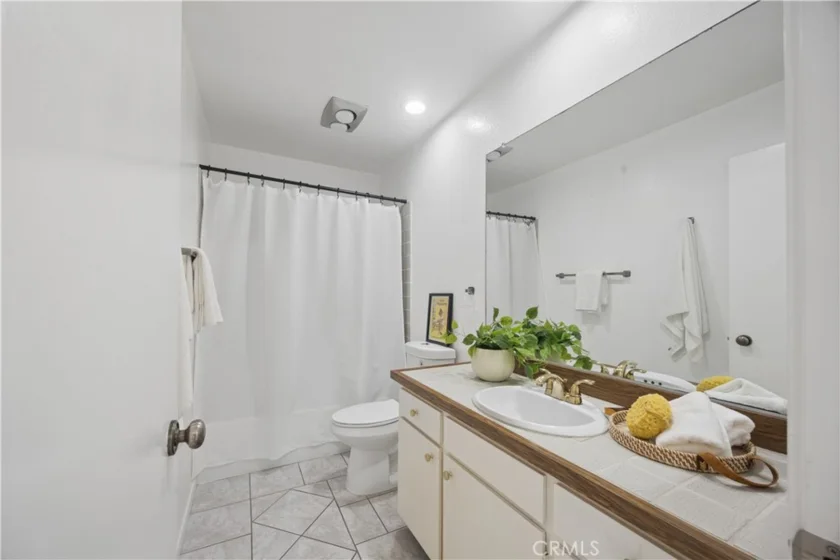 7303 N Marina Pacifica Drive photo 2