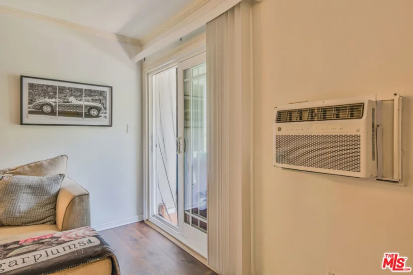 625 N Flores Street #102 photo 12