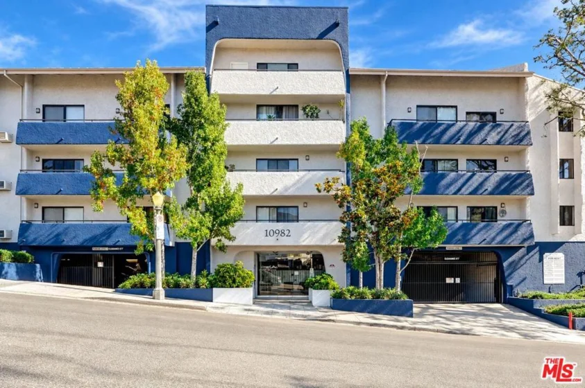 10982 Roebling Avenue #441 photo 1