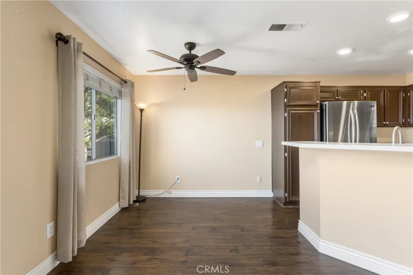 2568 Avenida Del Vista #202 photo 11