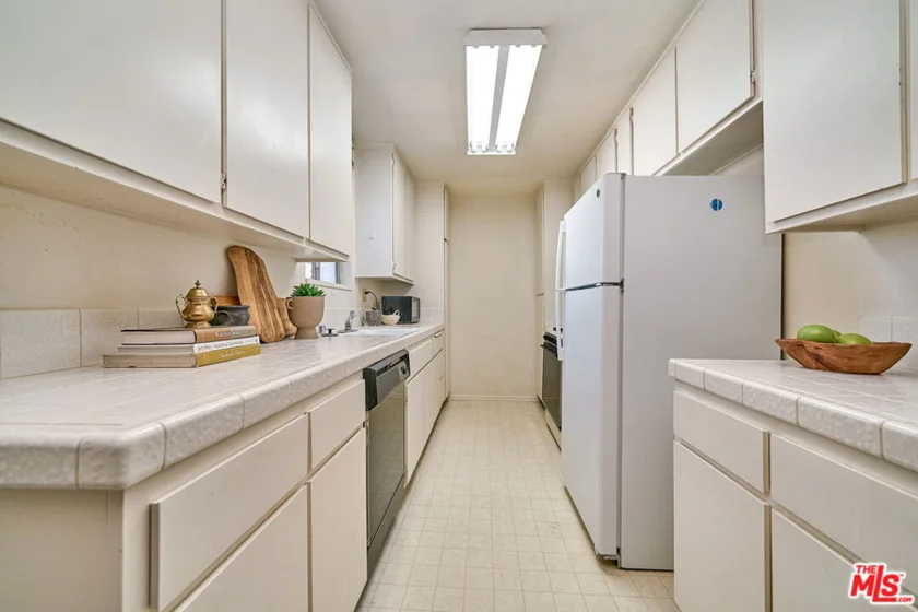 5437 Corteen Place #212 photo 7