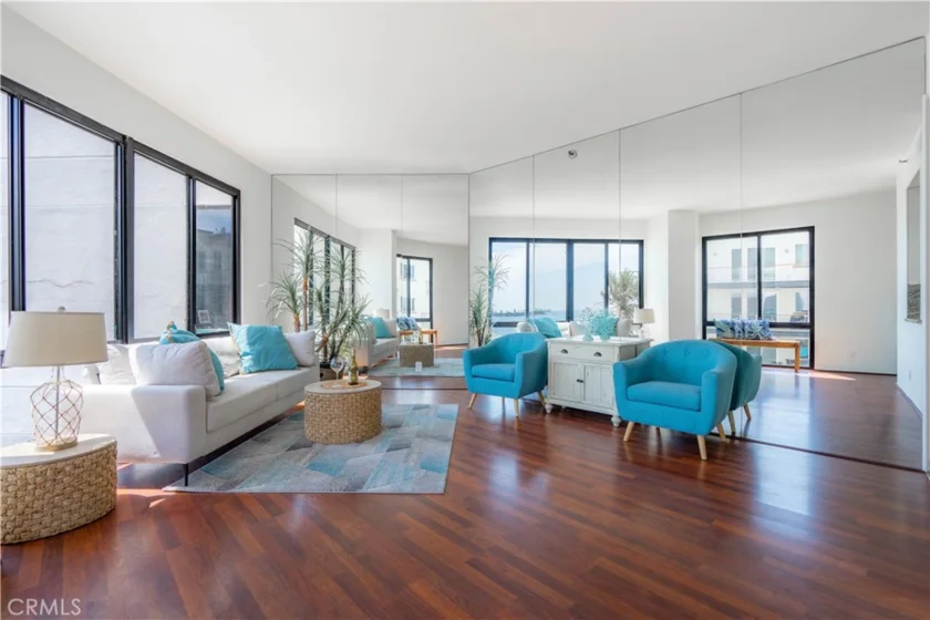 1310 E Ocean #401 photo 8
