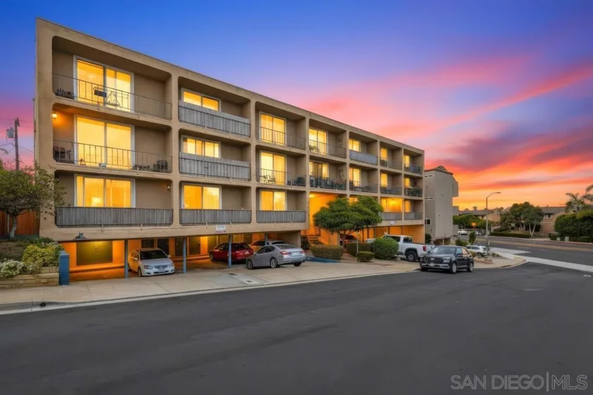 4477 Mentone Street Unit 105 photo 42