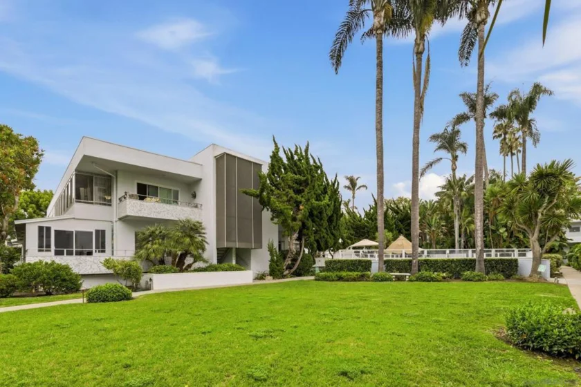2364 Torrey Pines Road photo 30