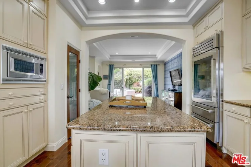 23967 De Ville Way photo 1