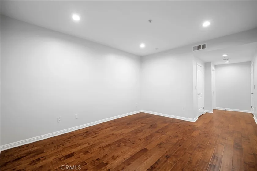 6800 Corbin Avenue #106 photo 16
