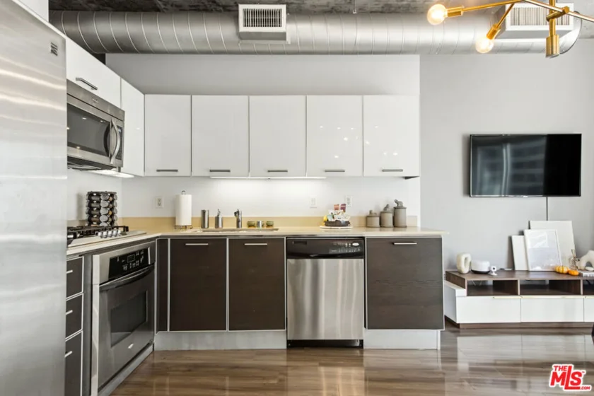 645 W 9th Street #529 photo 5