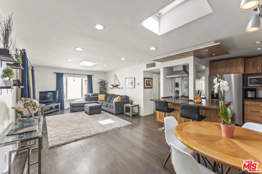970 Palm Avenue #209 photo 2