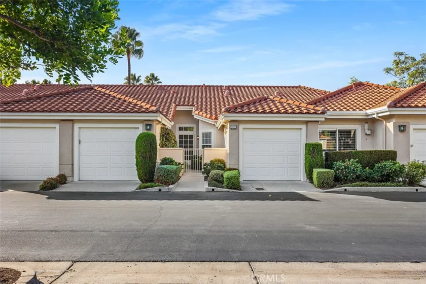 21537 San Pablo photo 1