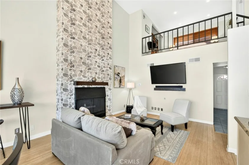 4660 Coldwater Canyon Avenue #20 photo 2