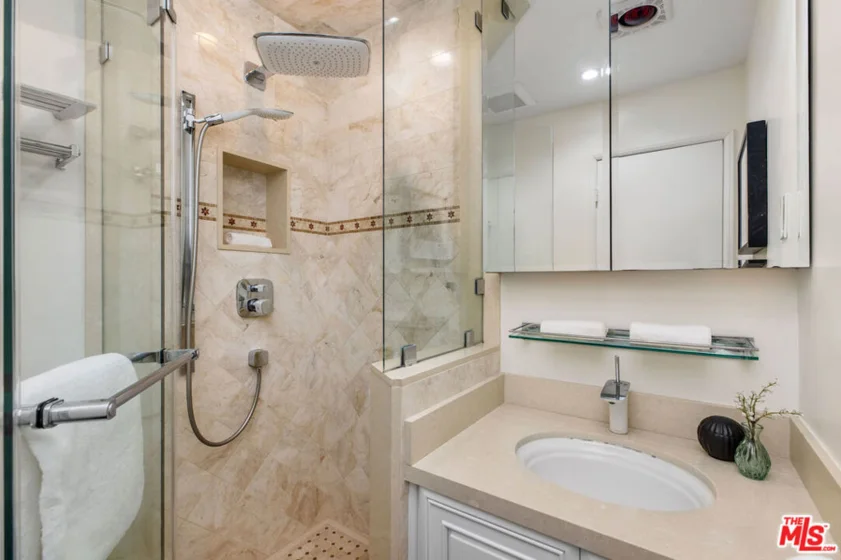121 S Palm Drive #403 photo 37