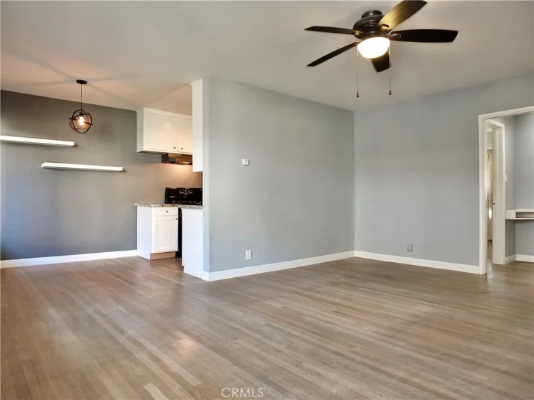 3042 E 3rd Street #15 photo 1