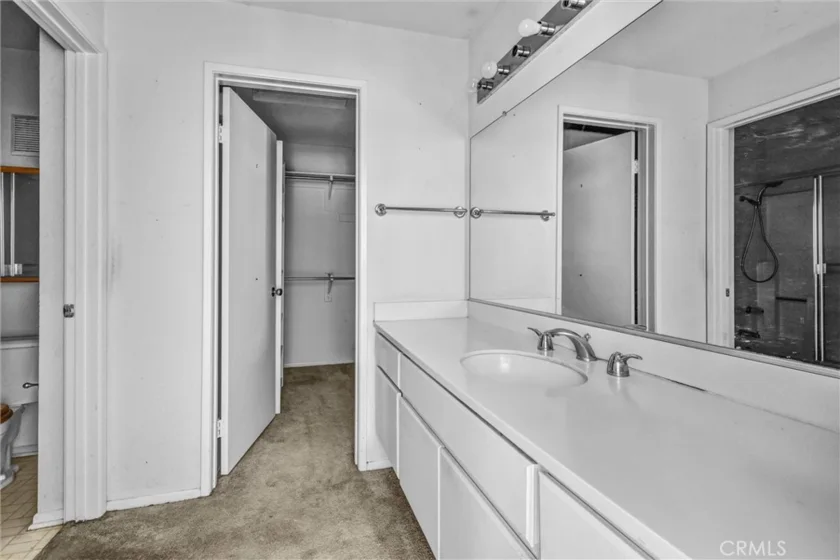 360 Villa Point Drive photo 12