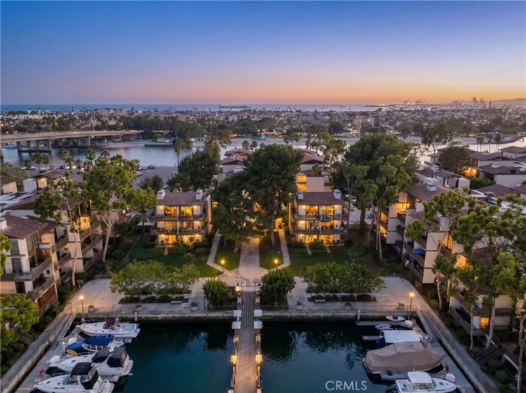 8208 N Marina Pacifica photo 26