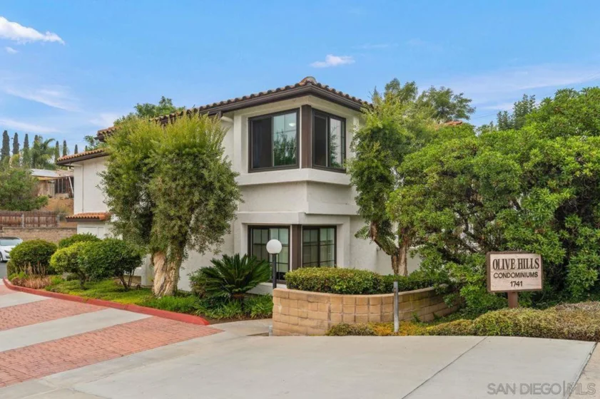 1721 Pepper Drive photo 1