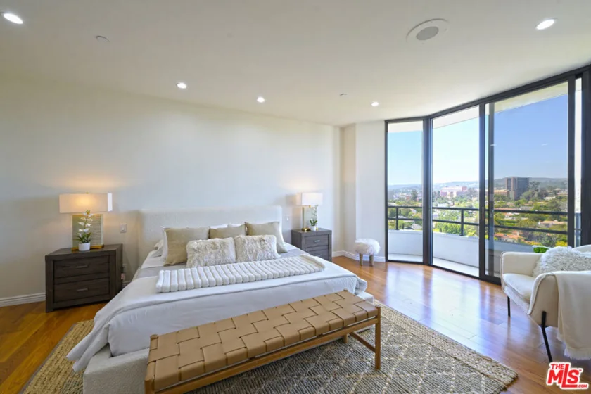 10601 Wilshire Boulevard #1404 photo 34